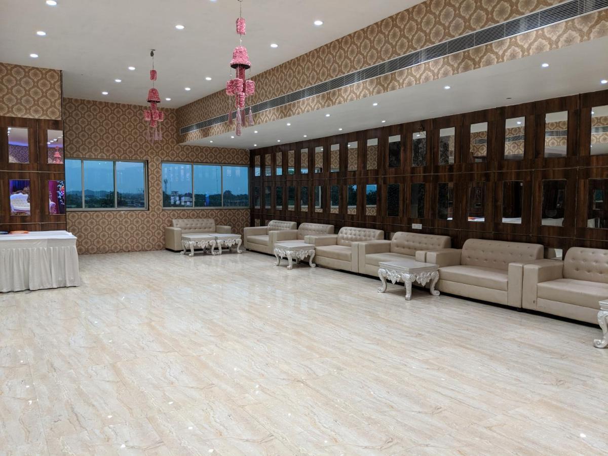 The Prestige Hotel & Convention Panposh Buitenkant foto