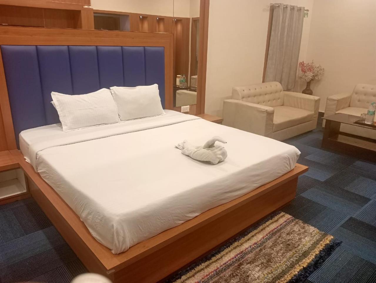 The Prestige Hotel & Convention Panposh Buitenkant foto
