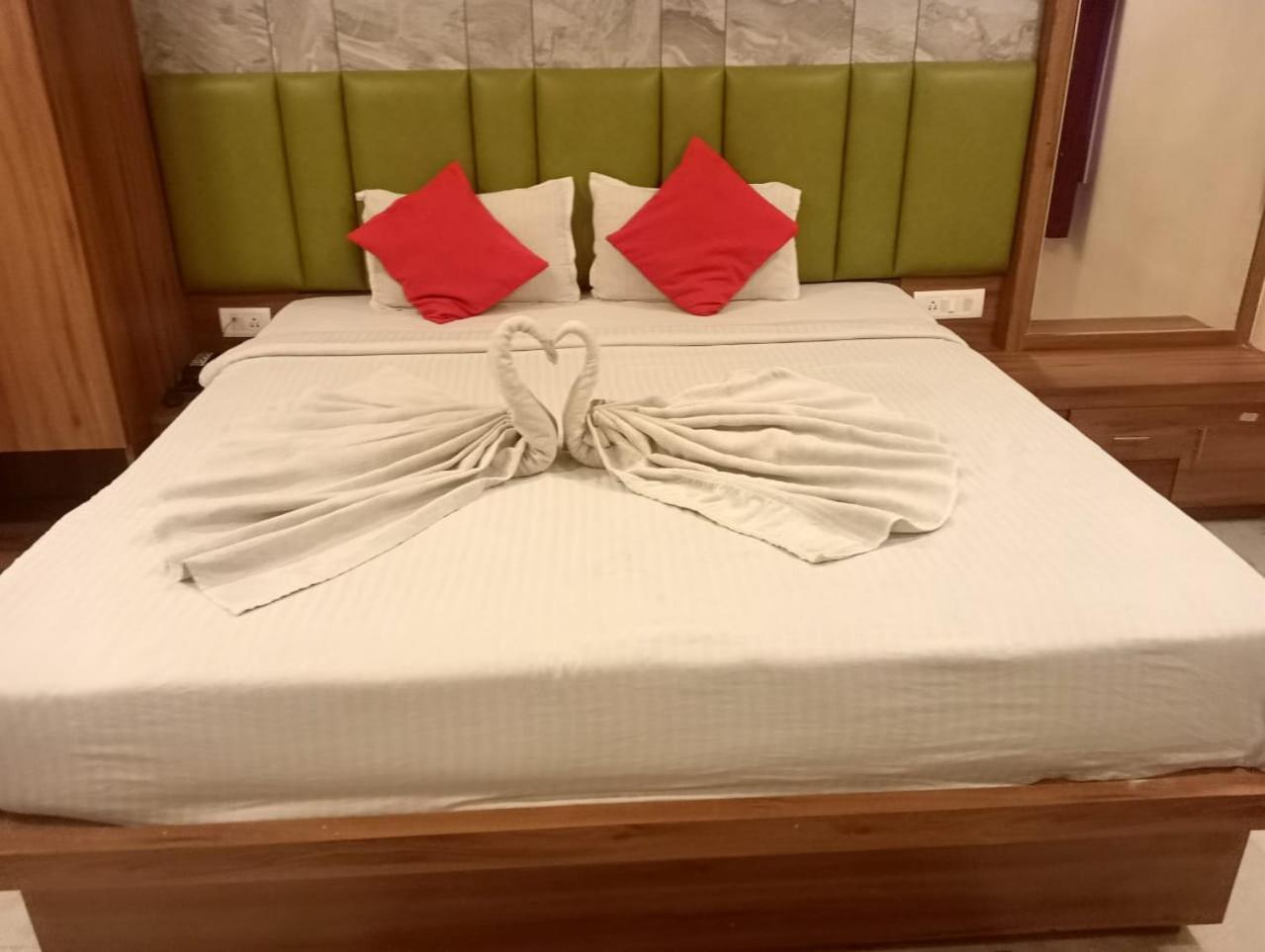 The Prestige Hotel & Convention Panposh Buitenkant foto
